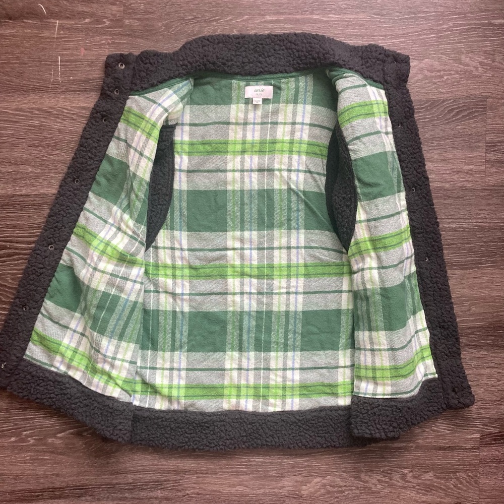 Aerie flannel lined cloud sherpa vest in charcoal gray in size XL - Picture 5 of 5